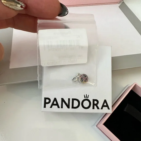 Pandora Small leather jewelry box - Picture 6 of 6